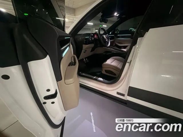 Porsche Macan — Фото автомобиля 11