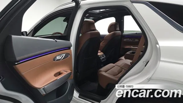 Genesis GV70 — Фото автомобиля 18