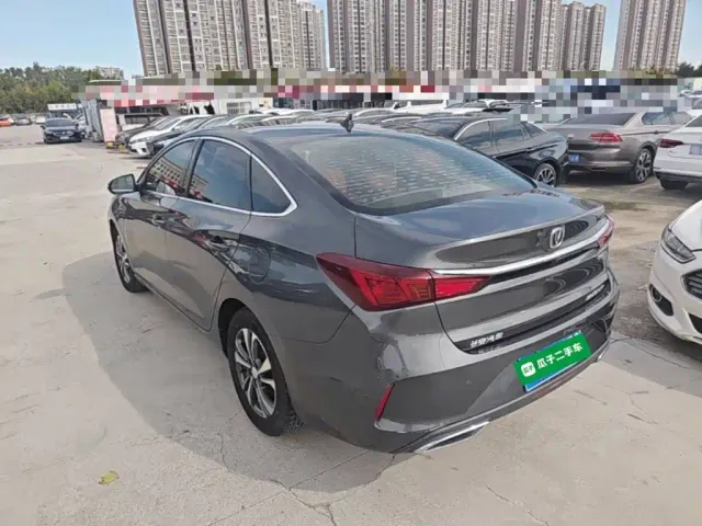 Changan Eado — Фото автомобиля 4