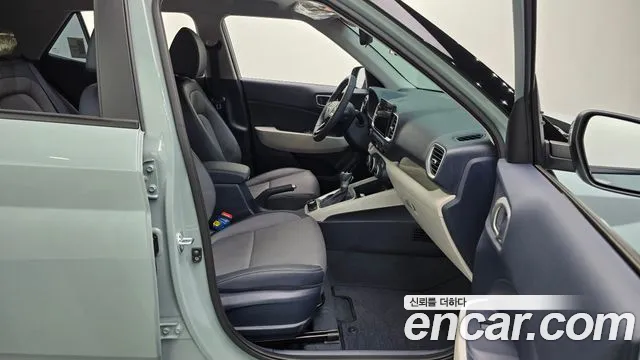Hyundai Venue — Фото автомобиля 17