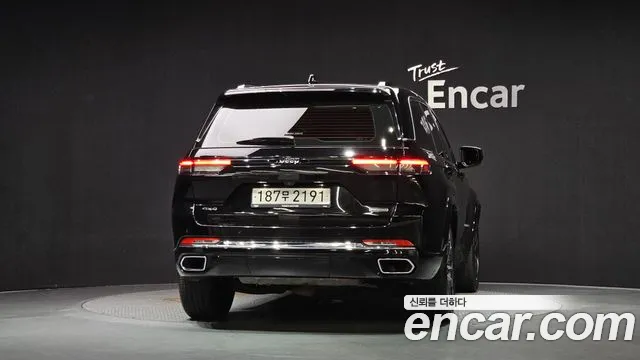 Jeep Cherokee — Фото автомобиля 4