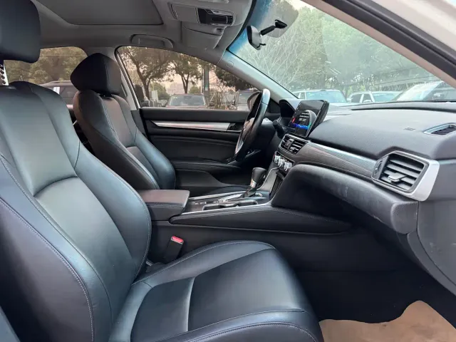 Honda Accord — Фото автомобиля 14
