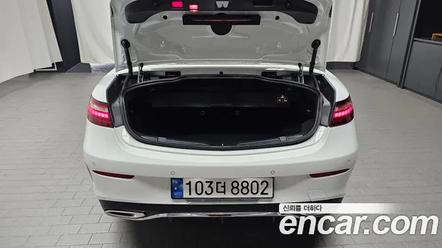 Mercedes-Benz E-Class — Фото автомобиля 15