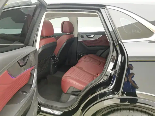 Hongqi HS5 — Фото автомобиля 11