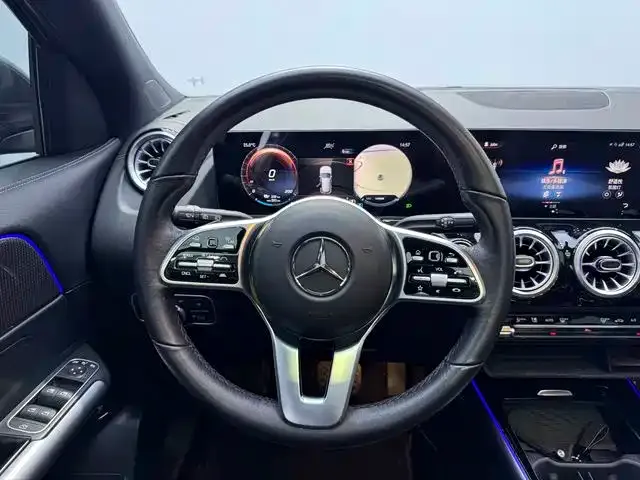 Mercedes-Benz EQA — Фото автомобиля 10