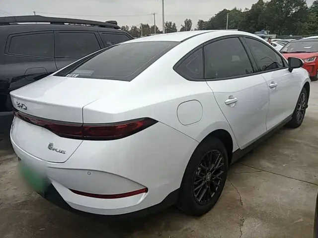 BYD Qin PLUS — Фото автомобиля 6