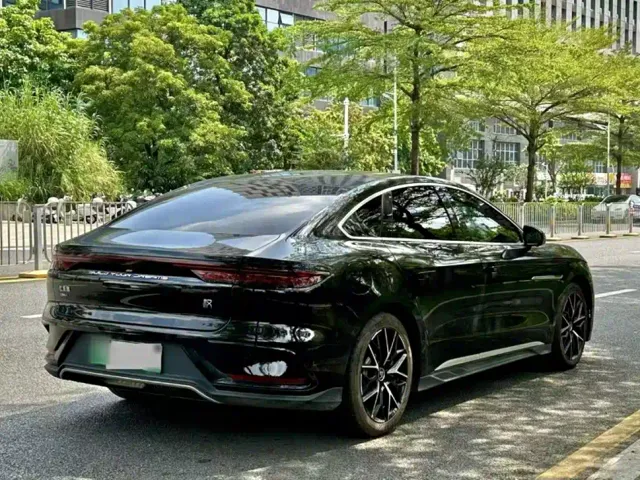 BYD Han — Фото автомобиля 9