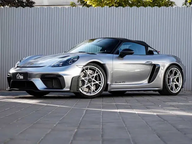 Фотография автомобиля — Porsche 718