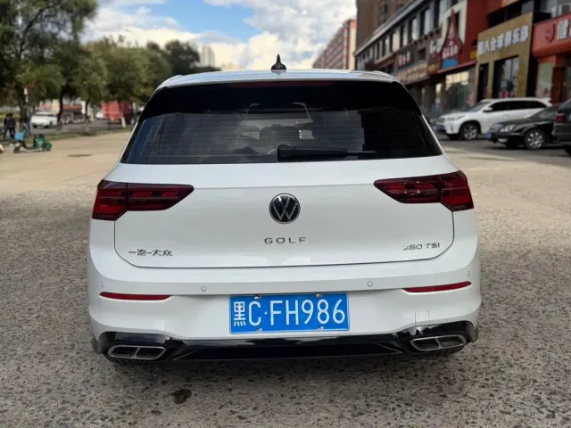 Volkswagen Golf — Фото автомобиля 5