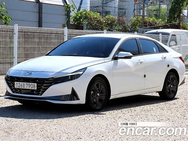 Hyundai Avante CN7 — Фото автомобиля 2