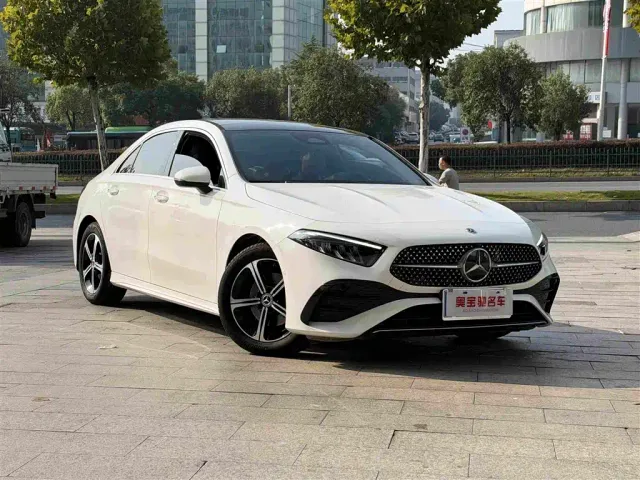 Mercedes-Benz A-Class — Фото автомобиля 3