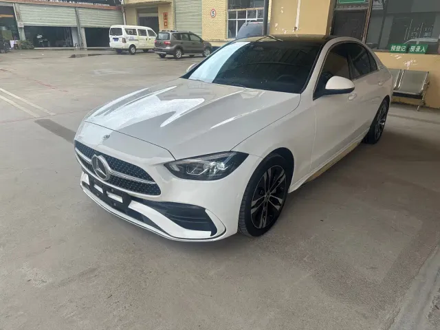 Фотография автомобиля — Mercedes-Benz C-Class