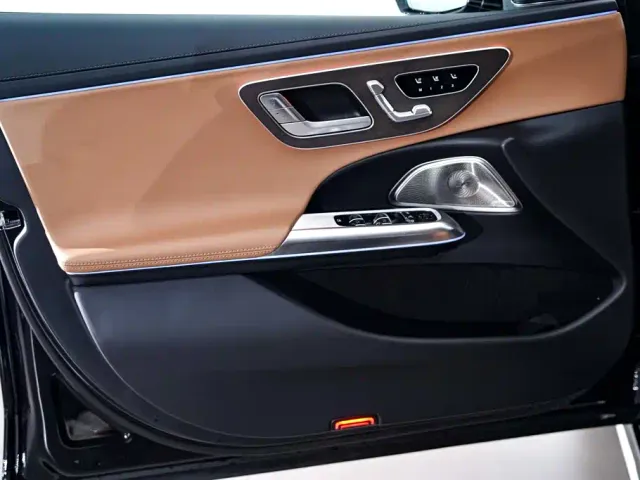 Mercedes-Benz E-Class — Фото автомобиля 16