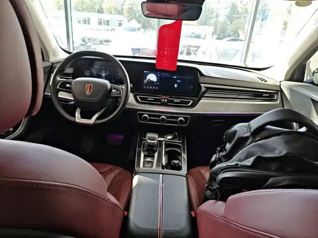 Hongqi HS5 — Фото автомобиля 9