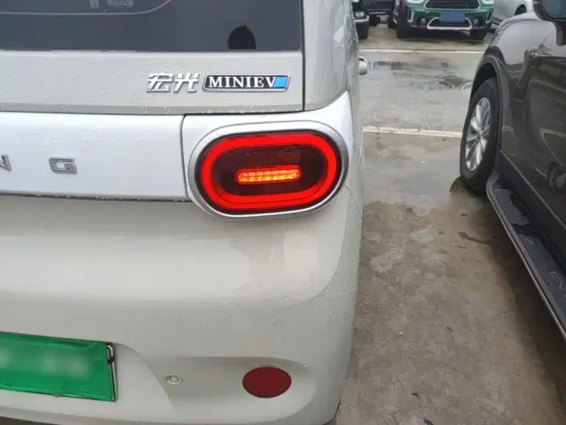 Wuling Hongguang Mini EV — Фото автомобиля 7