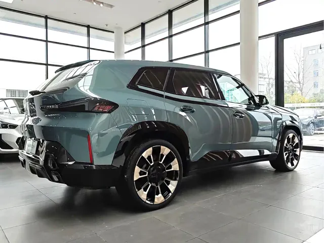 BMW XM — Фото автомобиля 16
