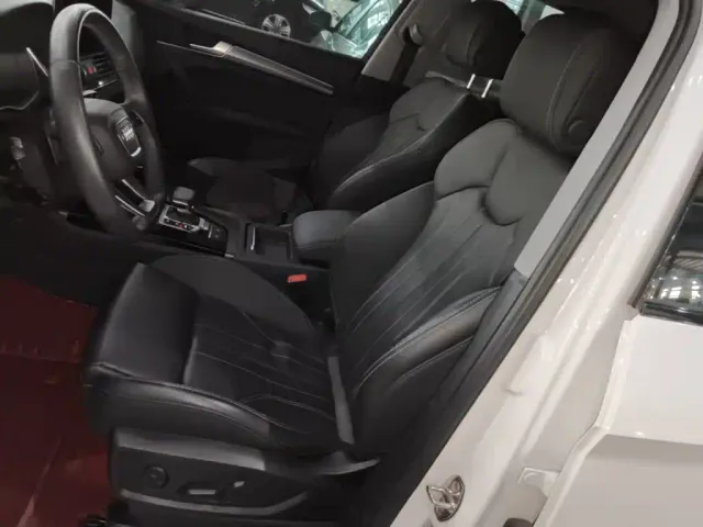 Audi Q5L — Фото автомобиля 14