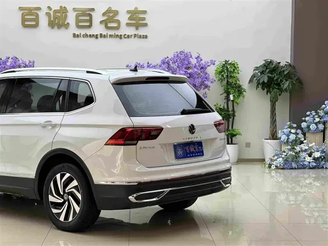 Volkswagen Tiguan L — Фото автомобиля 8