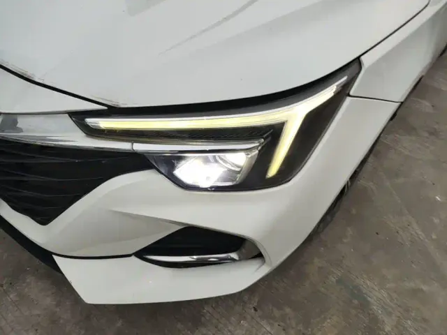 Roewe i6 MAX EV — Фото автомобиля 23