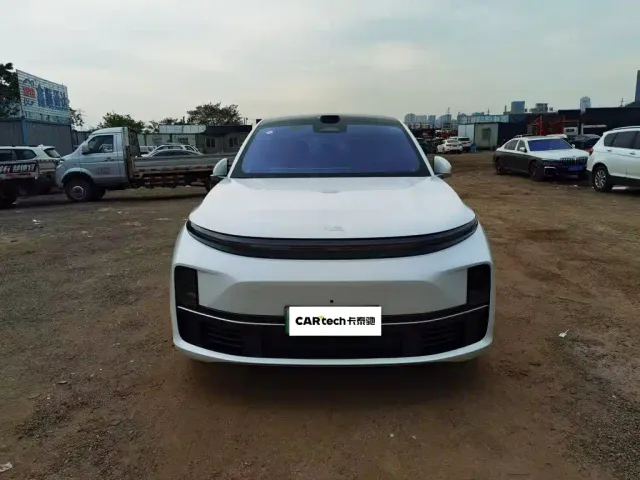 Li Auto L7 — Фото автомобиля 2