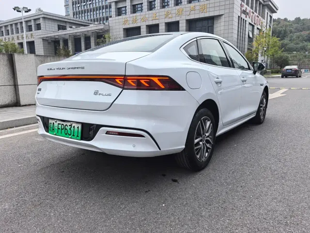 BYD Qin PLUS — Фото автомобиля 9