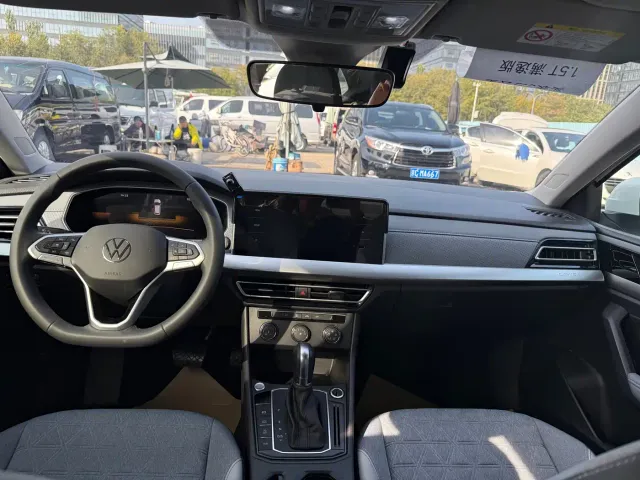 Volkswagen Lavida — Фото автомобиля 12