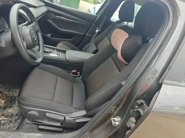 Mazda Axela — Фото автомобиля 14
