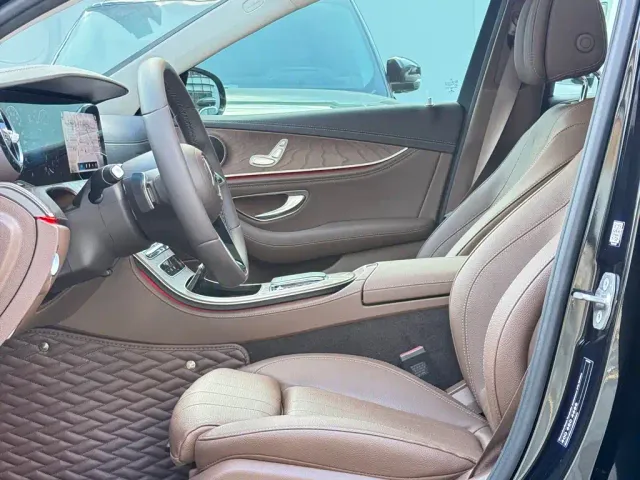 Mercedes-Benz E-Class — Фото автомобиля 6