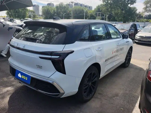 Hongqi HS3 PHEV — Фото автомобиля 3