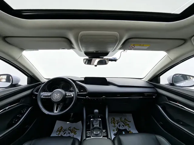 Mazda Axela — Фото автомобиля 8