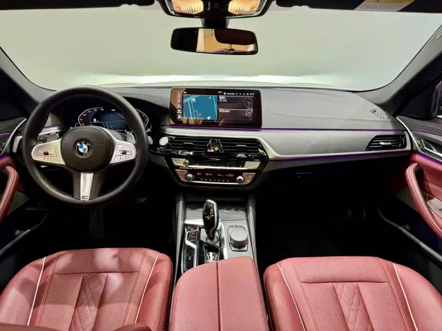 BMW 5 Series — Фото автомобиля 12