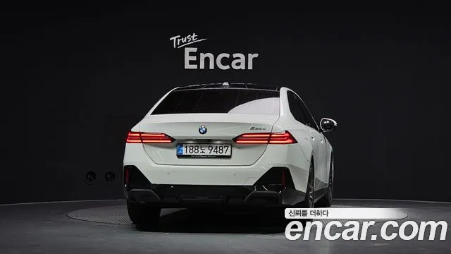 BMW 5 Series G60 — Фото автомобиля 4