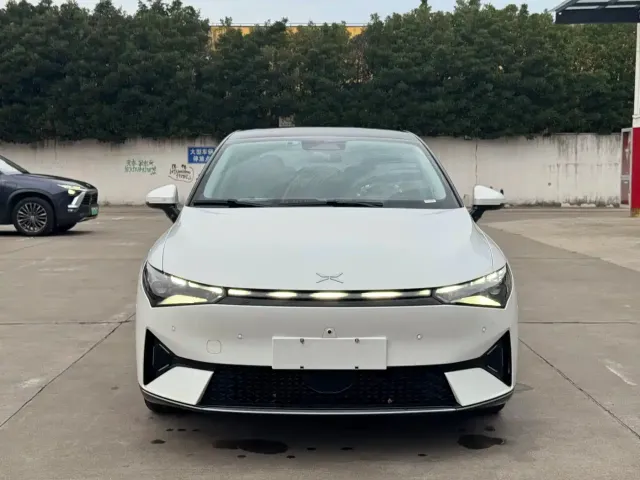 Xpeng P5 — Фото автомобиля 2