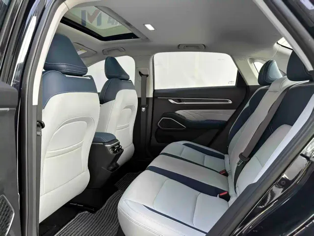 Geely Emgrand — Фото автомобиля 8