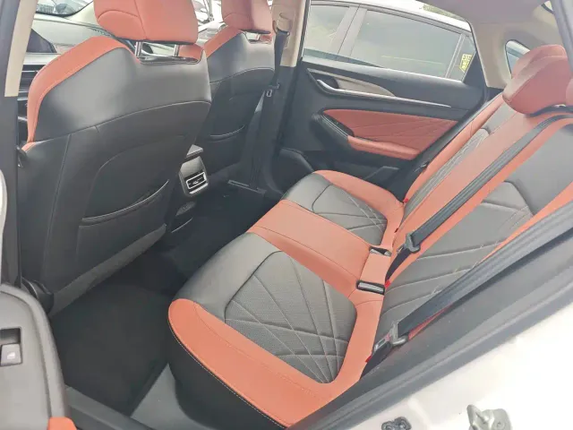 Changan Eado — Фото автомобиля 5