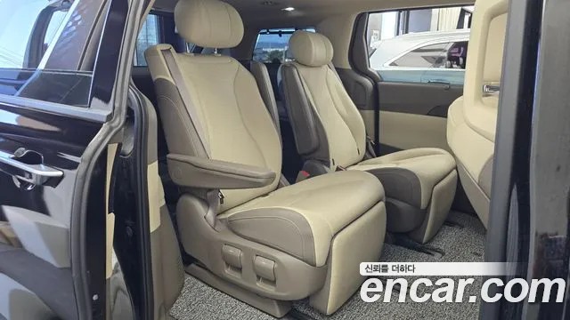Kia Carnival Generation 4 — Фото автомобиля 17
