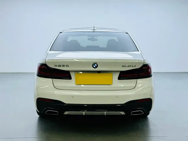BMW 5 Series — Фото автомобиля 5
