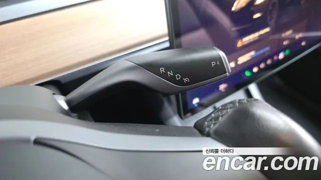 Tesla Model Y — Фото автомобиля 12