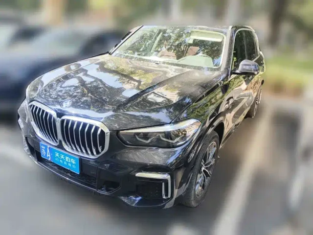 Фотография автомобиля — BMW X5