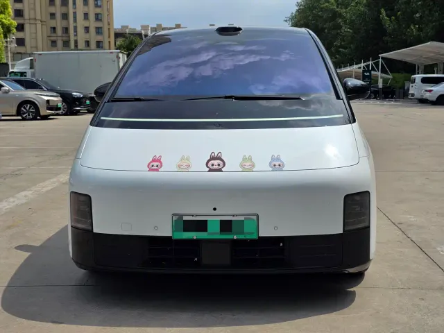 Li Auto MEGA — Фото автомобиля 2