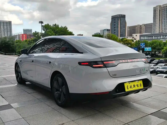 Leapmotor C01 — Фото автомобиля 6