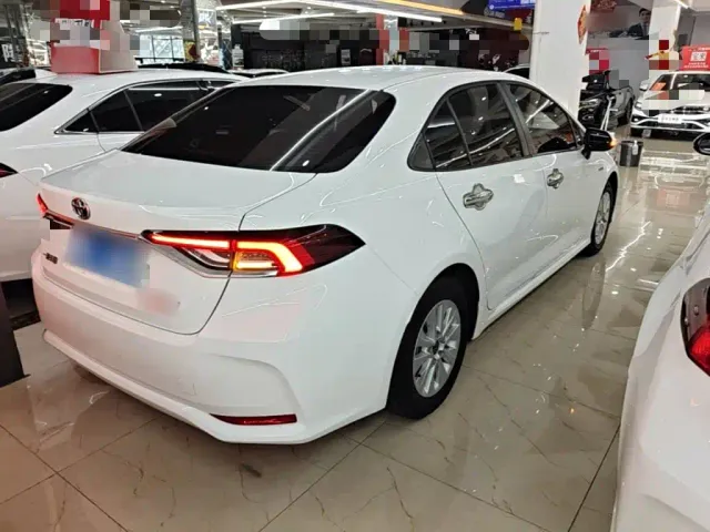 Toyota Corolla — Фото автомобиля 6