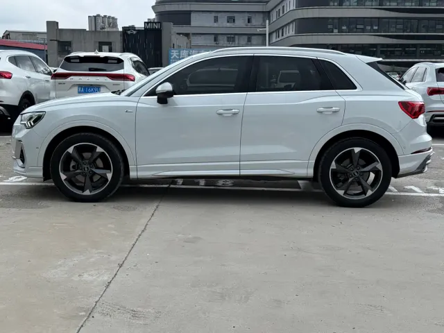 Audi Q3 — Фото автомобиля 2