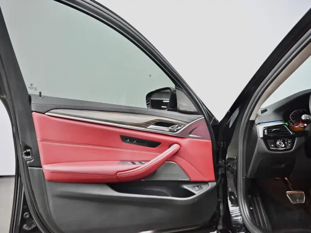 BMW 5 Series — Фото автомобиля 18