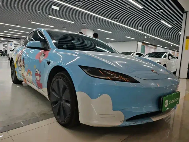 Tesla Model 3 2023 Rear-Wheel Drive — Фото автомобиля 3