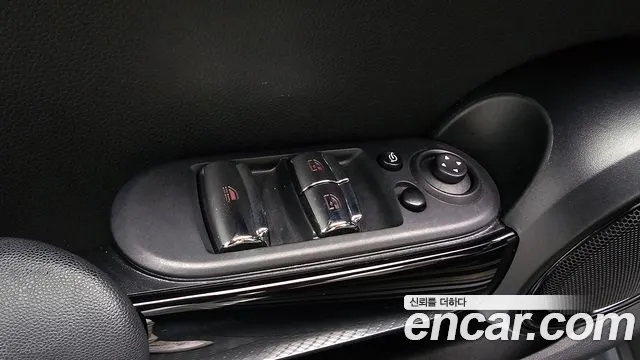 Mini Cooper Convertible — Фото автомобиля 26