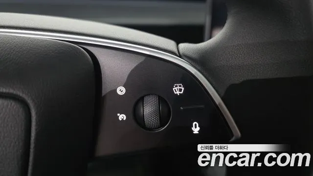 Tesla Model 3 — Фото автомобиля 28