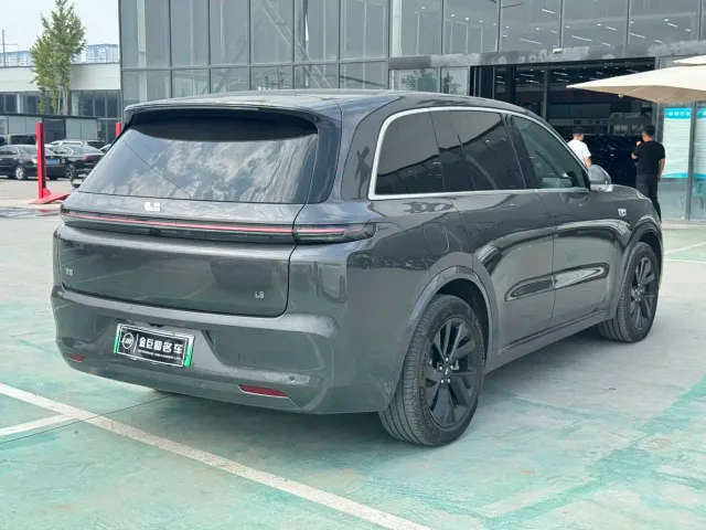 Li Auto L8 — Фото автомобиля 7