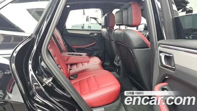 Porsche Macan — Фото автомобиля 12
