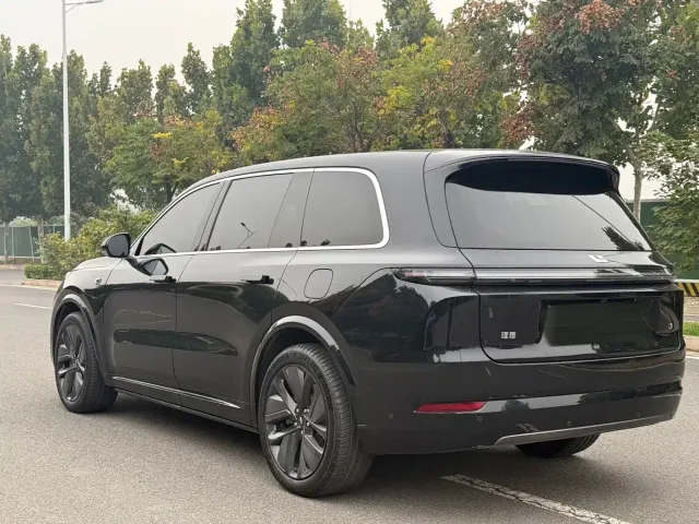 Li Auto L9 — Фото автомобиля 6